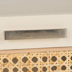 Table de chevet en hévéa (noir/naturel/blanc/noyer) avec tiroir en rotin et étagère ouverte – Unité individuelle