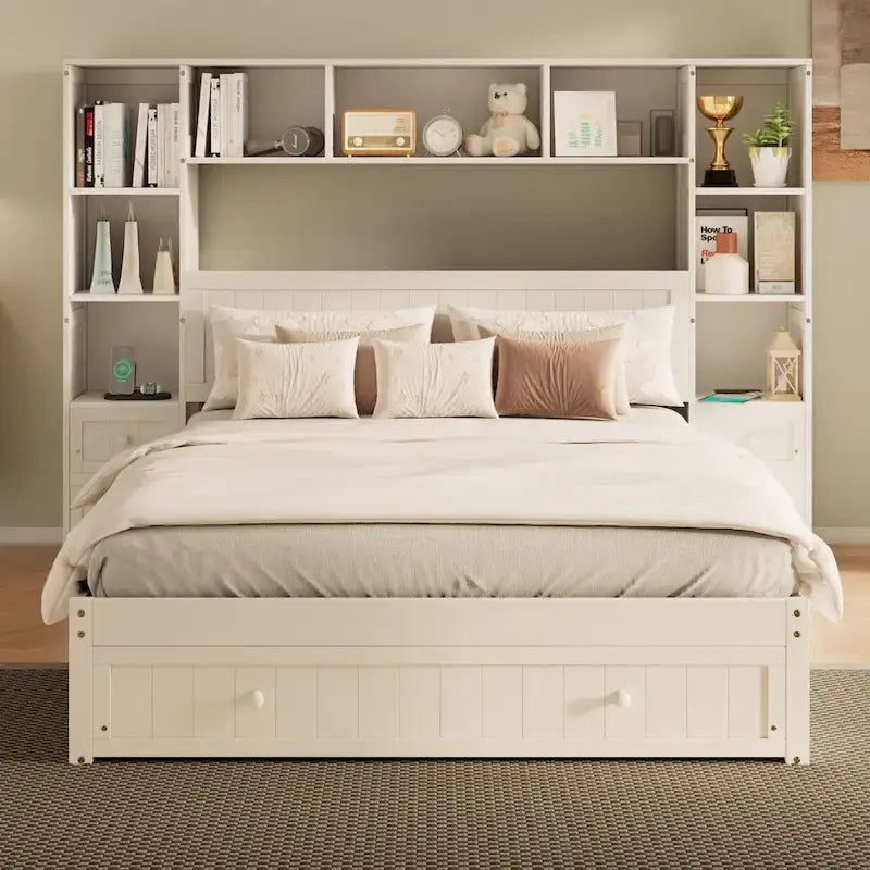Lit plateforme capitaine en pin blanc avec 2 tables de chevet, bibliothèque, armoires et 2 stations de recharge – Grand lit / Très grand lit