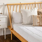 Lit à plateforme avec fuseaux et pieds fuselés en bois de pin massif Noyer / Caramel / Blanc / Chêne clair / Noir – Simple / Queen / King