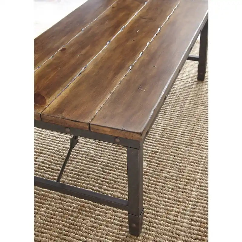 Table basse industrielle en pin miel vieilli avec base en fer et tendeurs de câble – Simple