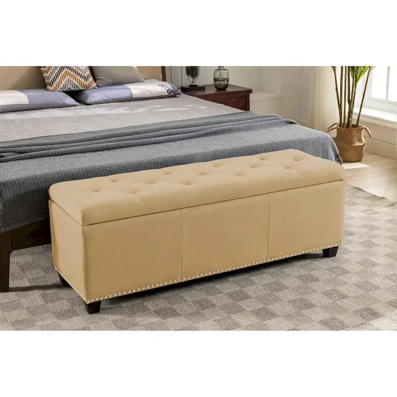 Banc de rangement ottoman en tissu capitonné sable / gris / gris foncé avec garniture cloutée – Simple