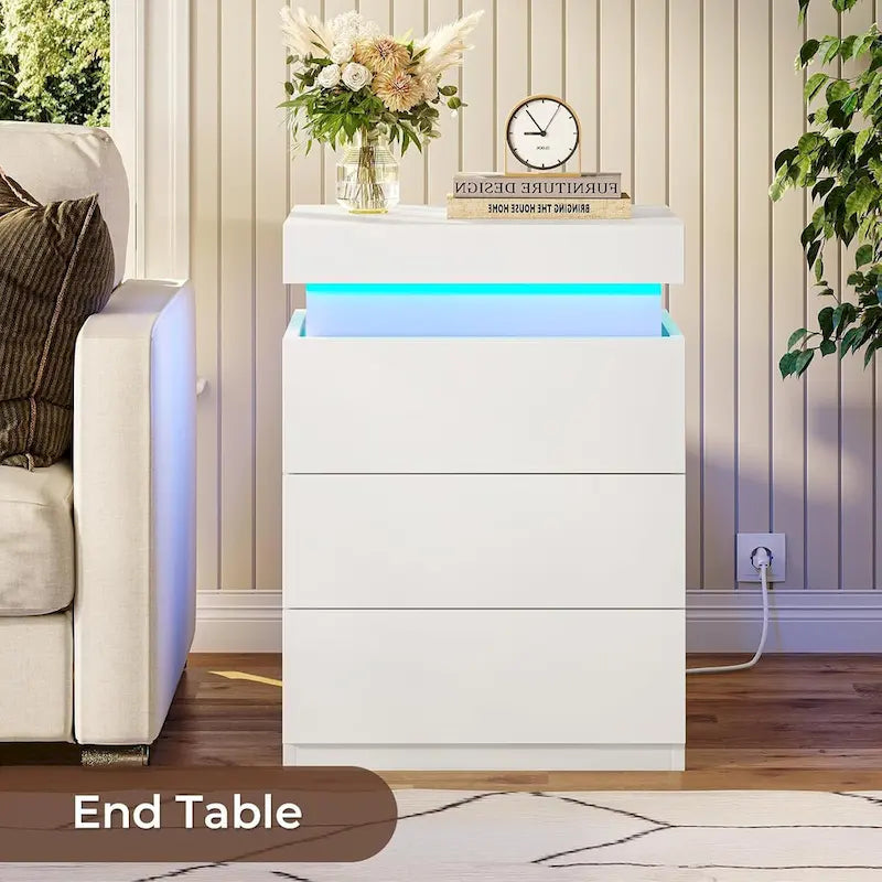 Table de chevet en MDF noir avec lumières LED RVB, tiroir supérieur coulissant et station de charge (2 prises CA + 2 ports USB) – Simple