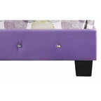 Lit plateforme en velours violet capitonné avec garniture cloutée – Grand lit