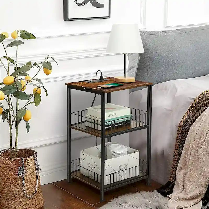 Table d'appoint à 3 niveaux en MDF noir/marron et acier avec station de charge (2 prises CA + 2 ports USB) – Simple