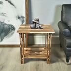 Table d'appoint en bois d'acacia massif, finition naturelle/acajou, avec étagère inférieure et pieds réglables – Simple