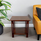 Table d'appoint en bois d'acacia massif, finition naturelle/acajou, avec étagère inférieure et pieds réglables – Simple