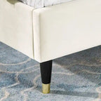 Lit plateforme à oreilles en velours beige avec pieds coniques noir et or – Queen / King
